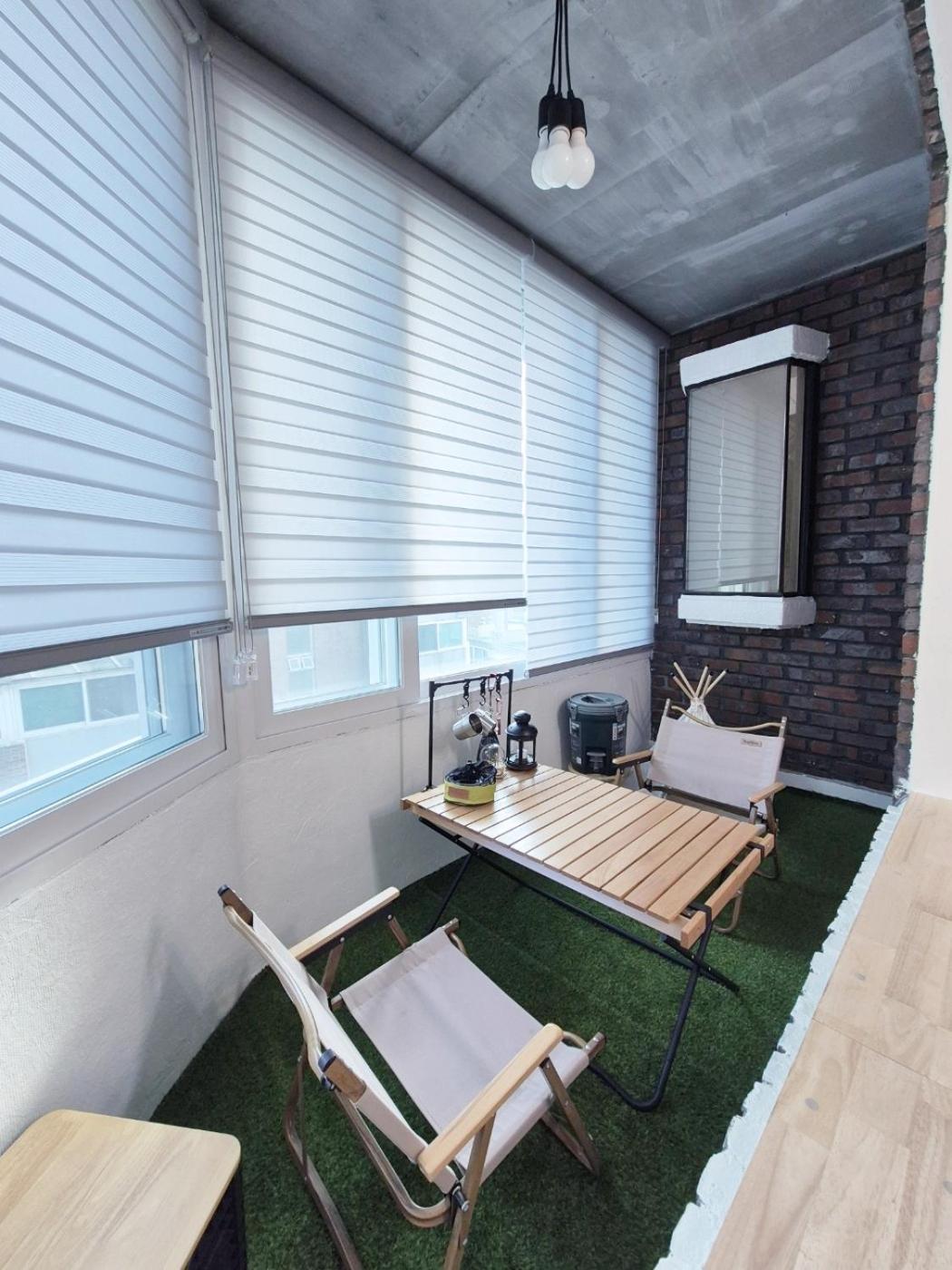 Travel And Live In A Sunny House Up To 10 Hongdae Apartemen Seoul
