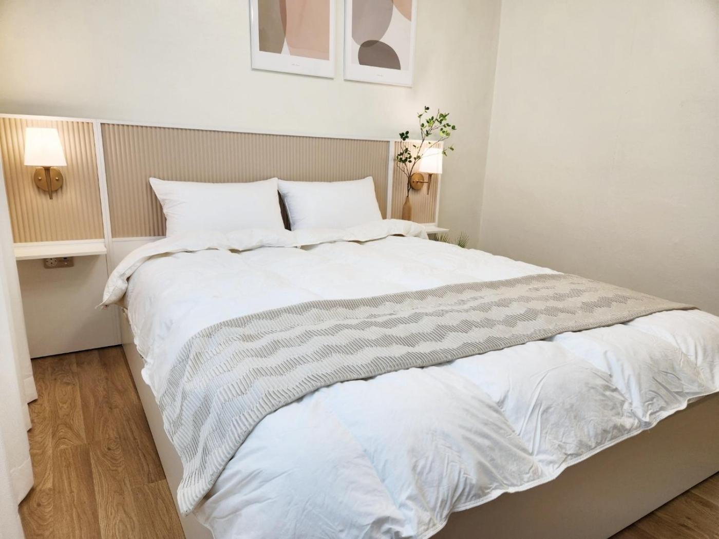 Travel And Live In A Sunny House Up To 10 Hongdae Seoul