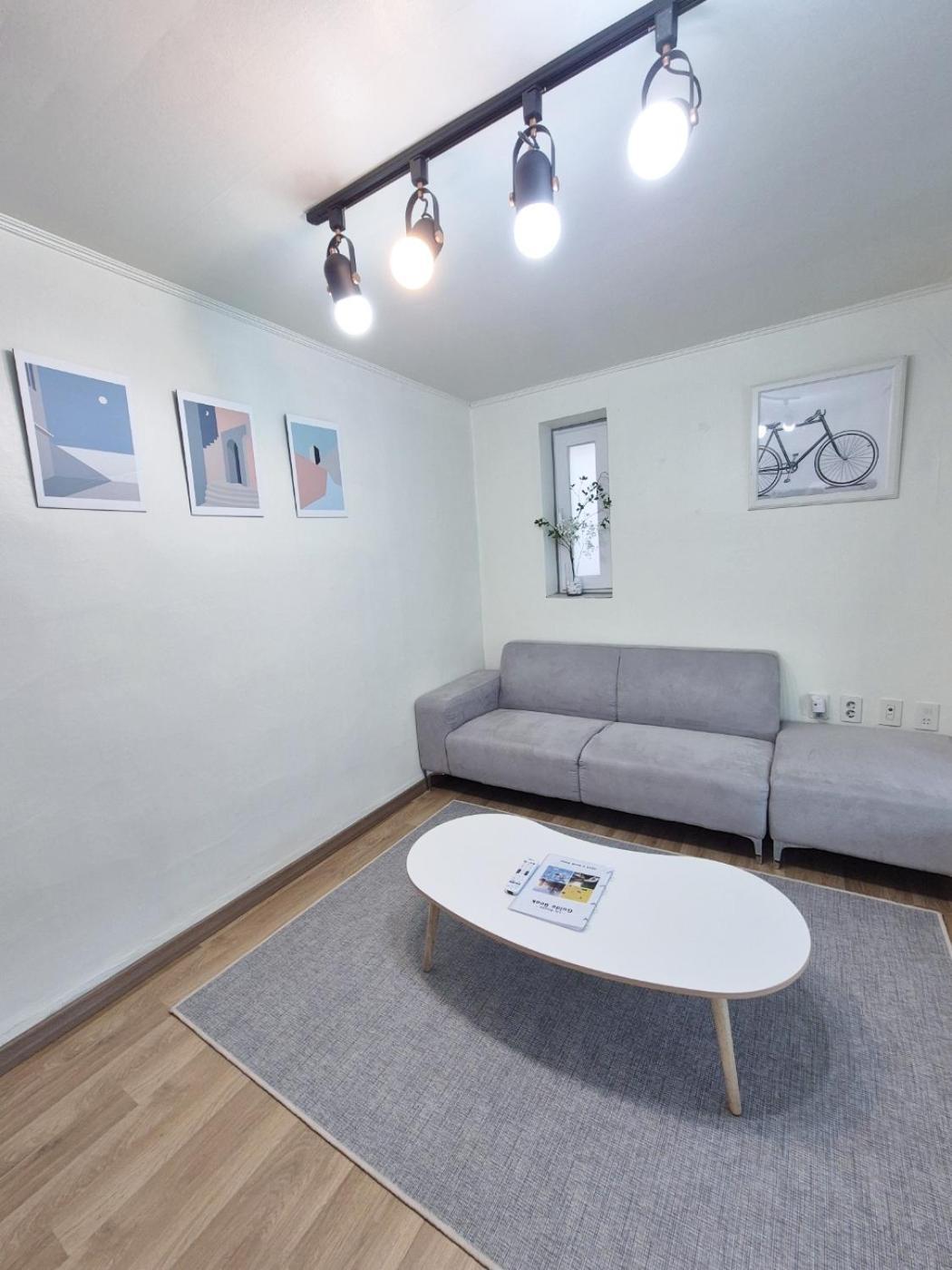 Travel And Live In A Sunny House Up To 10 Hongdae Seoul
