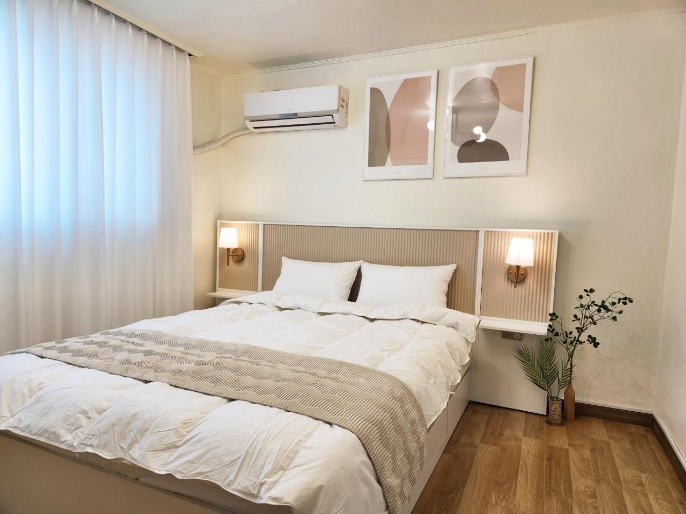 Apartment Travel And Live In A Sunny House Up To 10 Hongdae Seoul