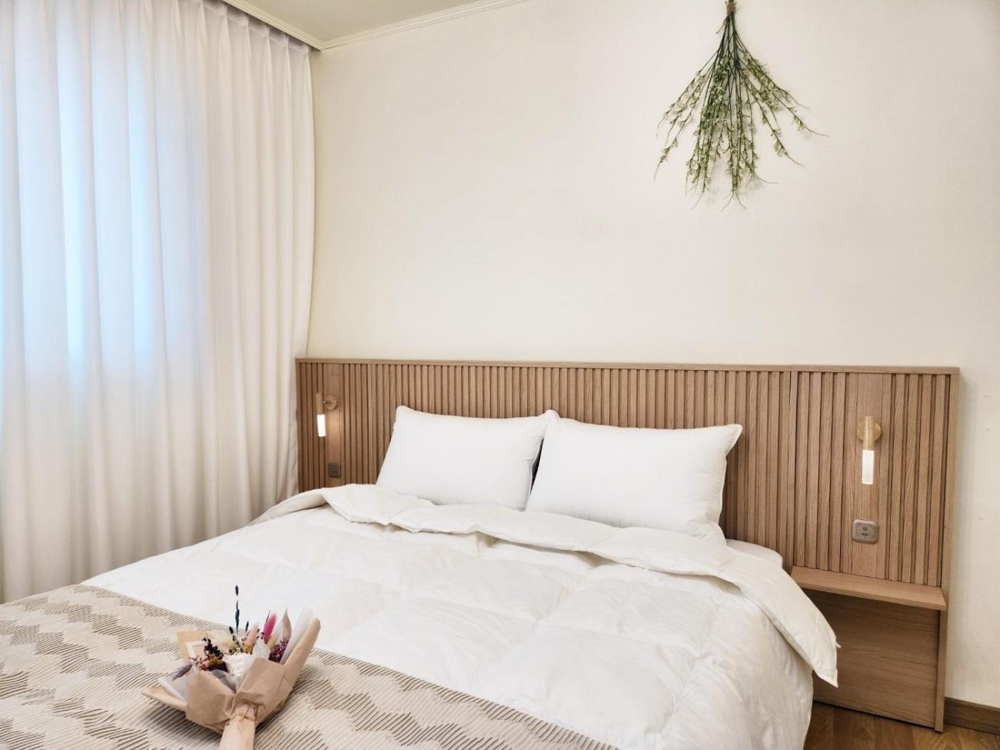 Travel And Live In A Sunny House Up To 10 Hongdae *