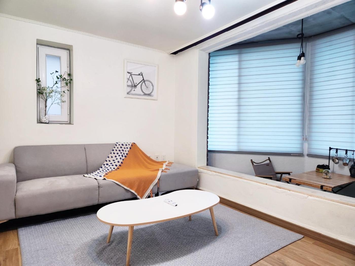 Travel And Live In A Sunny House Up To 10 Hongdae