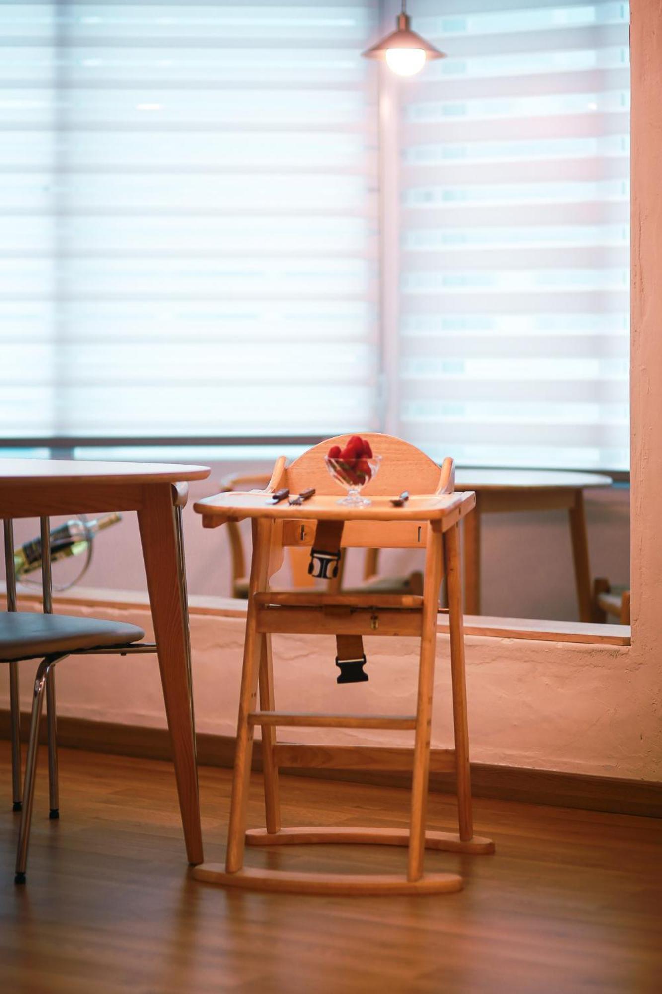 Apartment Travel And Live In A Sunny House Up To 10 Hongdae *