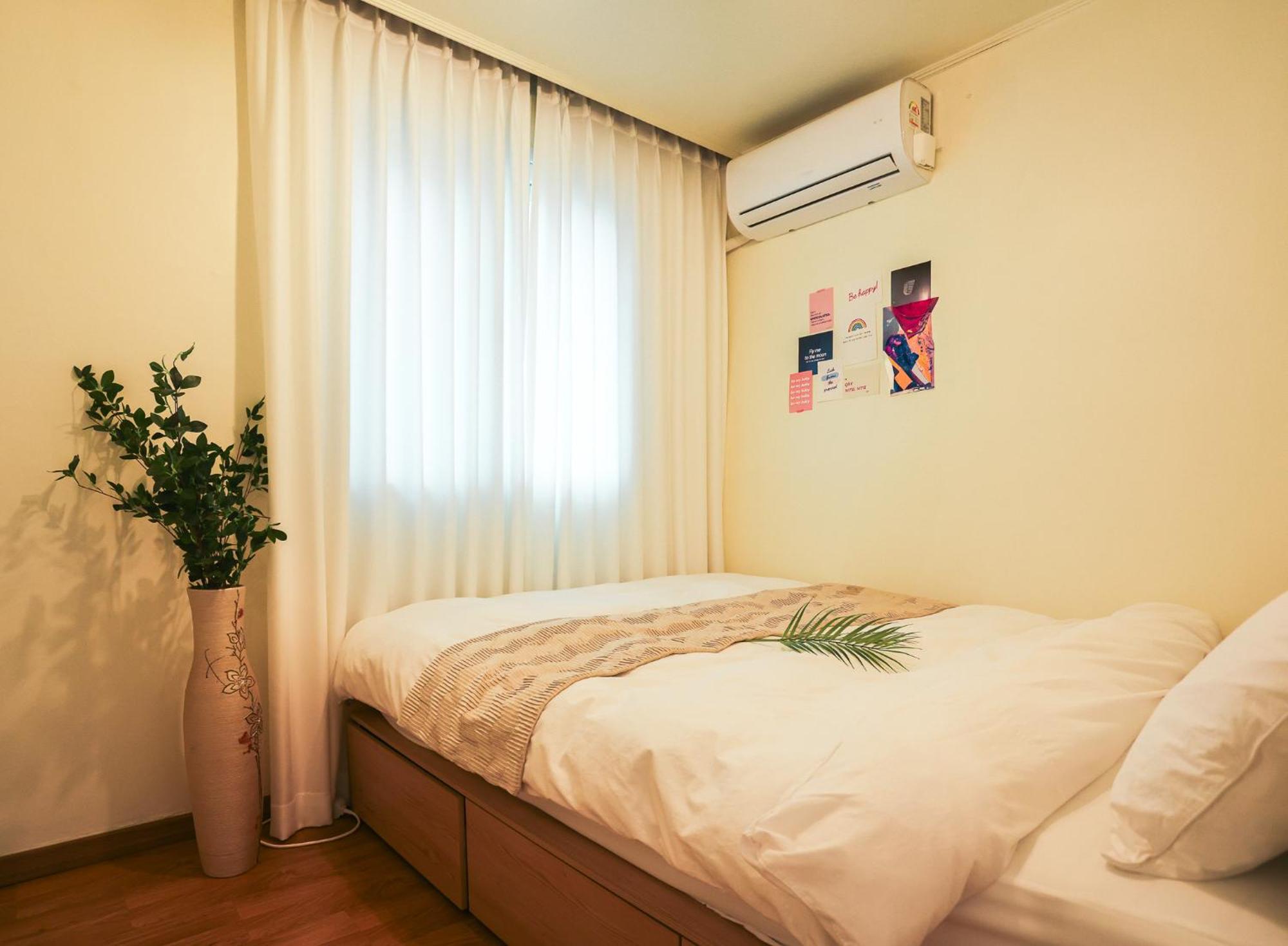 Travel And Live In A Sunny House Up To 10 Hongdae Apartment Seoul