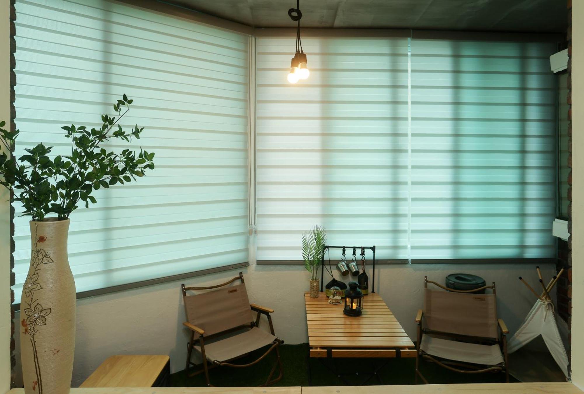 Travel And Live In A Sunny House Up To 10 Hongdae Apartment Seoul