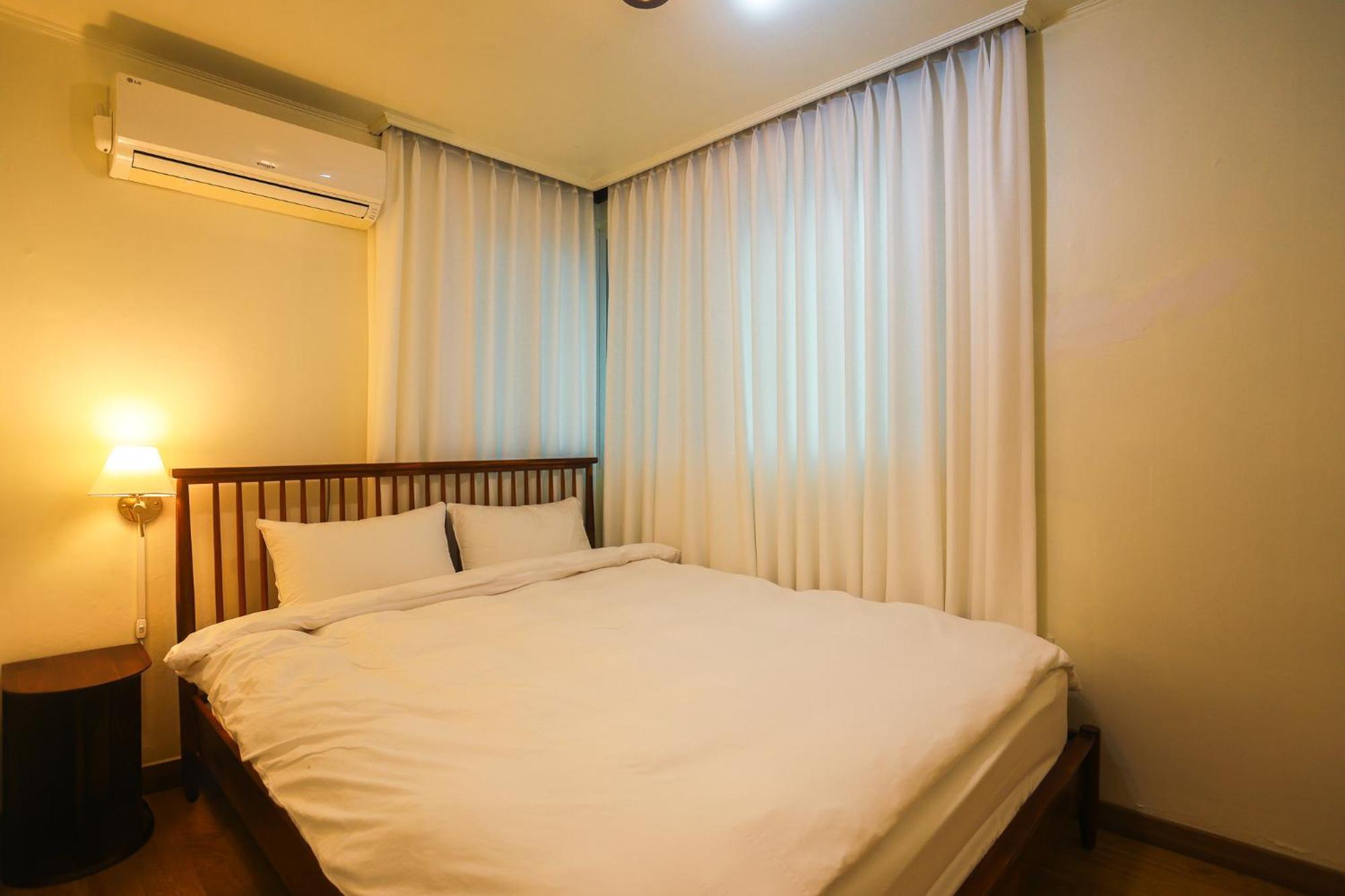 Travel And Live In A Sunny House Up To 10 Hongdae Seoul